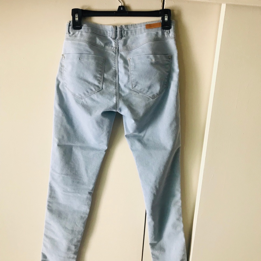 Jeans - Picture 3 of 4